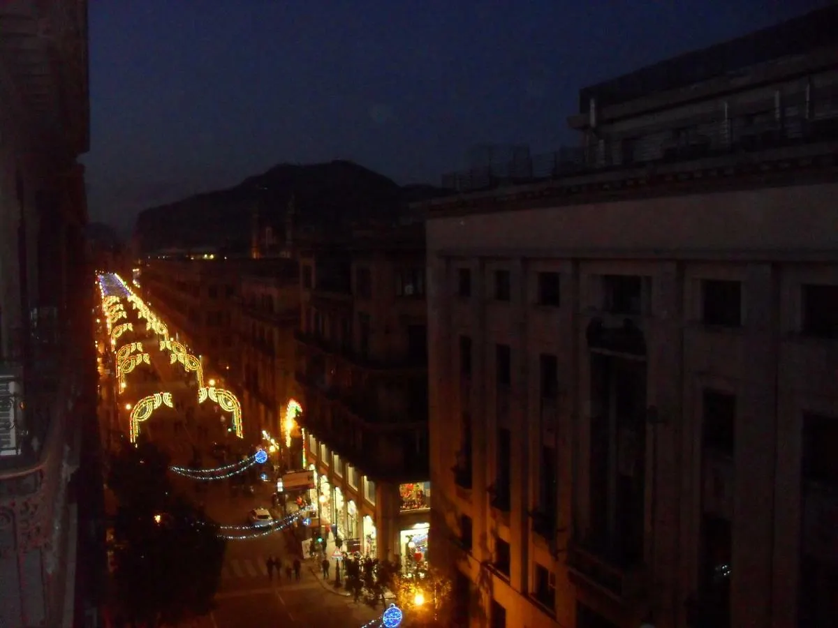 Ai Quattro Canti Di Citta Palerme
