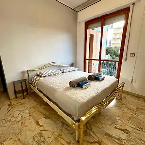 Daddy's House - Maximum Car Length Allowed 420cm , Genova Italia